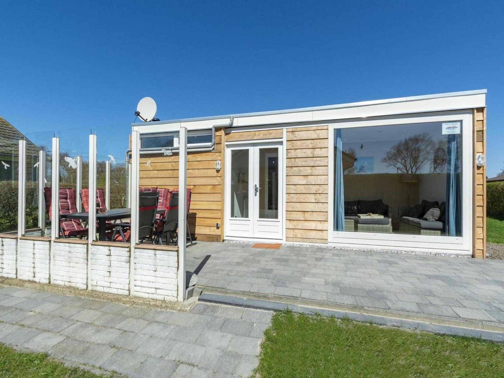 Marvelous Bungalow Near Sandy Beach Джулианадорп Екстериор снимка